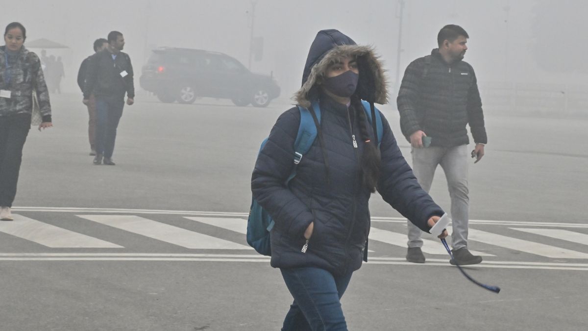 delhi-weather-update-flights-delayed-cold-wave-dense-fog-trains-late-imd-orange-alert-airport-authority-dgca-igi-airport